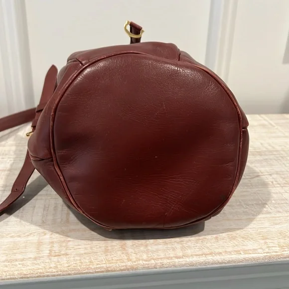 Cartier Must Line Shoulder Bucket Bag Leather Burgundy & Bordeaux